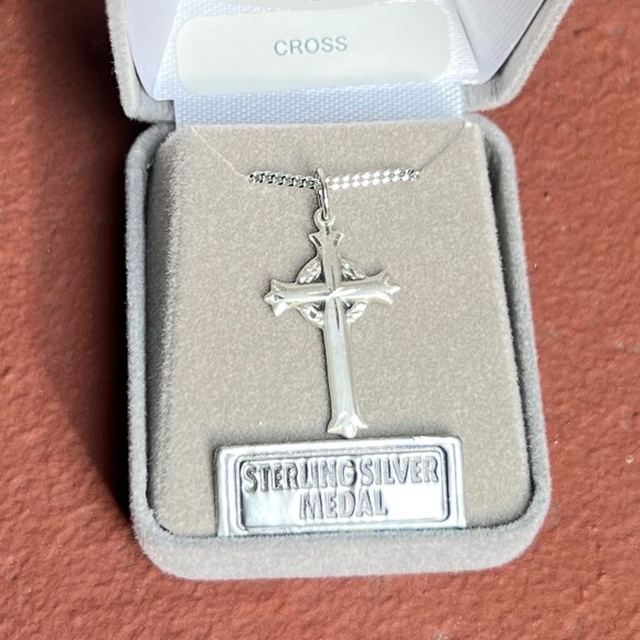 Cross with Crown of Thorn 18” Chain Necklace Sterling Silver St. Stephen’s - Picture 3 of 4